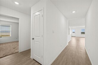 11200 Loch Erie Cv in Mustang Ridge, TX - Building Photo - Building Photo