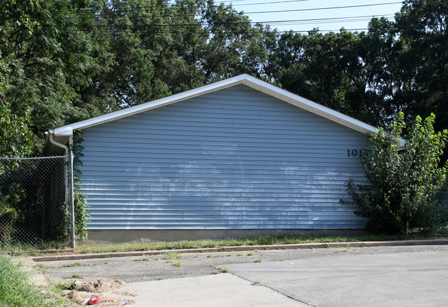 1015 Lowry Ave in Durham, NC - Building Photo - Building Photo