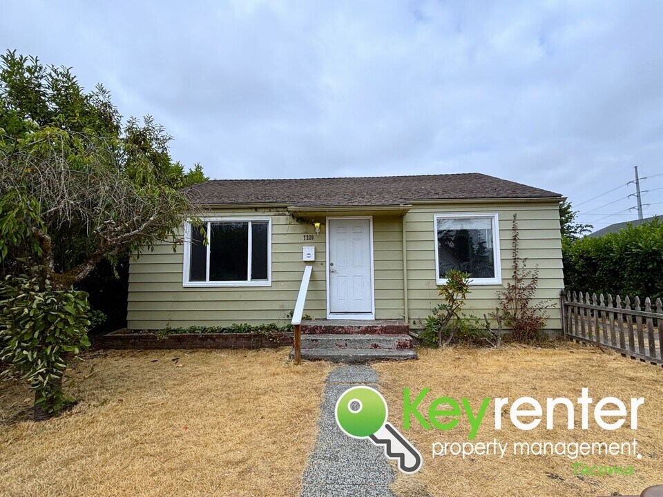 7220 S Warner St in Tacoma, WA - Building Photo