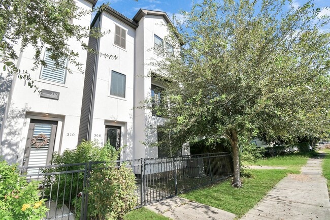 property at 308 Palmer St