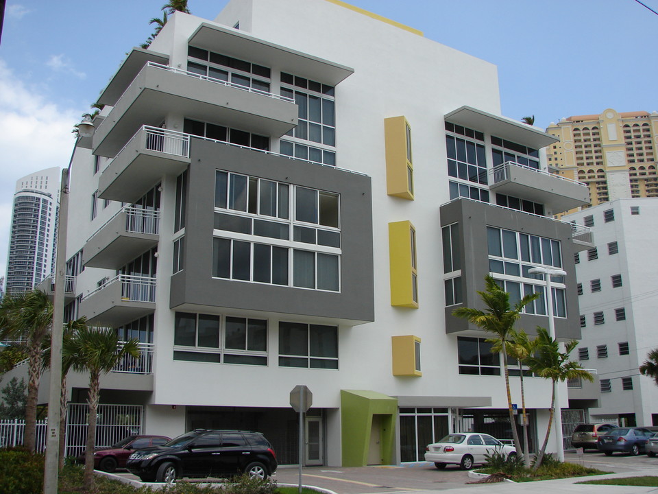 Bella Condos in Sunny Isles Beach, FL - Foto de edificio