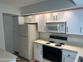 1233 Country Club Dr in Titusville, FL - Building Photo - Building Photo