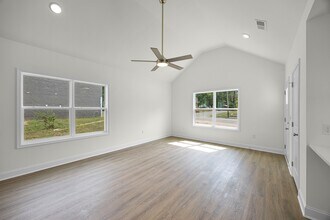 307 W King St in Jackson, TN - Building Photo - Building Photo
