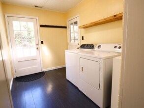 8702 Greycliff Rd in Richmond, VA - Building Photo - Building Photo