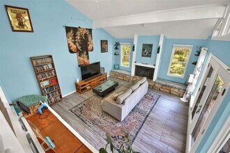 11510 Oak Knoll Dr in Austin, TX - Building Photo - Building Photo