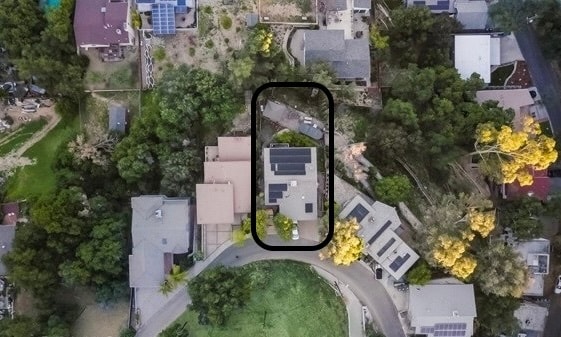 4440 Ensenada Dr in Woodland Hills, CA - Foto de edificio - Building Photo