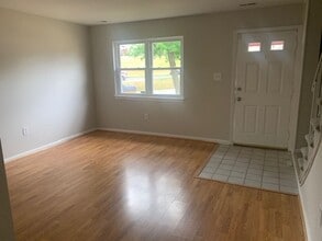 6425 Continental Dr in Glen Burnie, MD - Building Photo - Building Photo