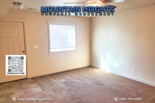 14398 S Oakfield Way in Herriman, UT - Building Photo