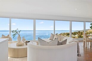 31161 Holly Dr, Unit 0GN in Laguna Beach, CA - Building Photo