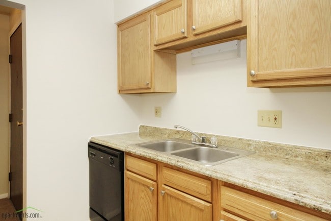Williamsburg of Lebanon Apartments in Lebanon, OH - Building Photo - Interior Photo