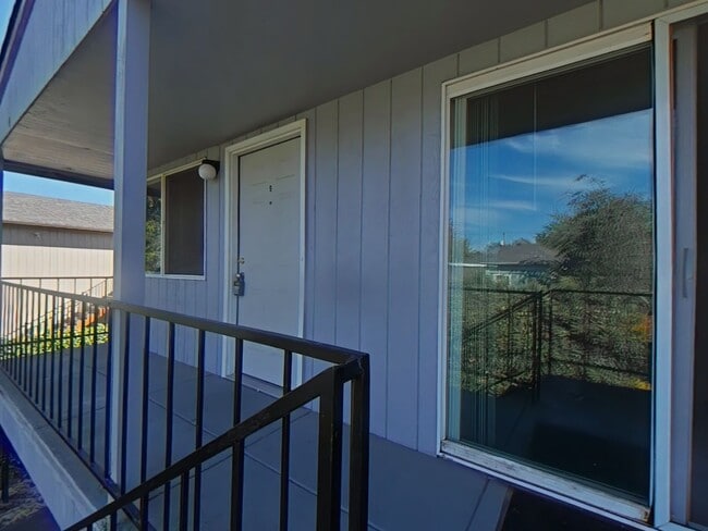 417 SE 6th Ave in Albany, OR - Building Photo - Building Photo