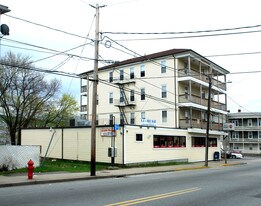 939 Social St in Woonsocket, RI - Building Photo