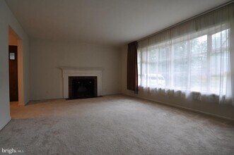 4629 Hillbrook Dr in Annandale, VA - Building Photo - Building Photo