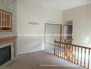 501 Kindred Dr in Smithville, MO - Building Photo - Building Photo