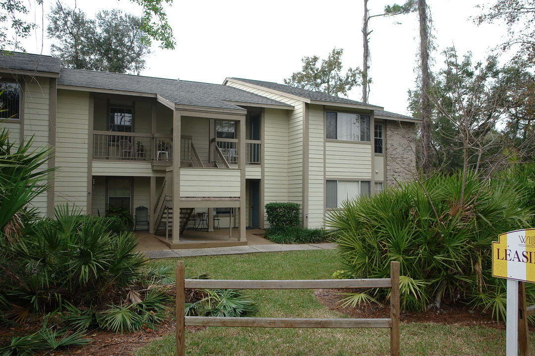 Willow Pond in Ormond Beach, FL - Building Photo