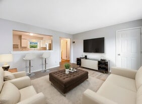 Enby Gardens in New Bedford, MA - Building Photo