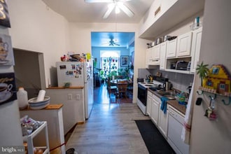 1721 Guilford Ave, Unit Unit 1 in Baltimore, MD - Building Photo - Building Photo