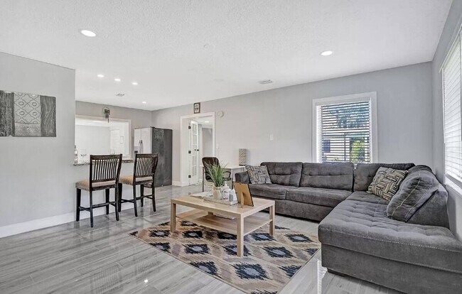 408 NE 26th Dr in Wilton Manors, FL - Foto de edificio - Building Photo