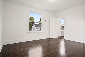 15 W Water St, Unit 2 in Wakefield, MA - Building Photo - Building Photo
