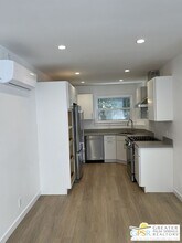 869 Alandele Ave in Los Angeles, CA - Building Photo - Building Photo