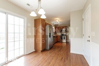 6015 Trailshead Dr in Greensboro, NC - Building Photo - Building Photo