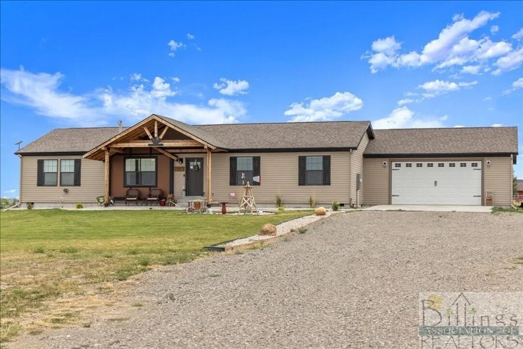 3701 Lenny Ln in Huntley, MT - Foto de edificio