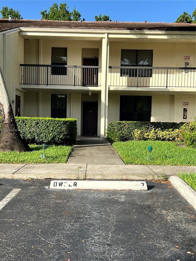 7380 NW 1st St in Plantation, FL - Building Photo - Building Photo