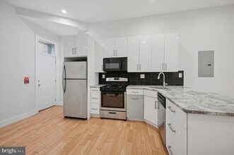 629 N 32nd St in Philadelphia, PA - Building Photo - Building Photo