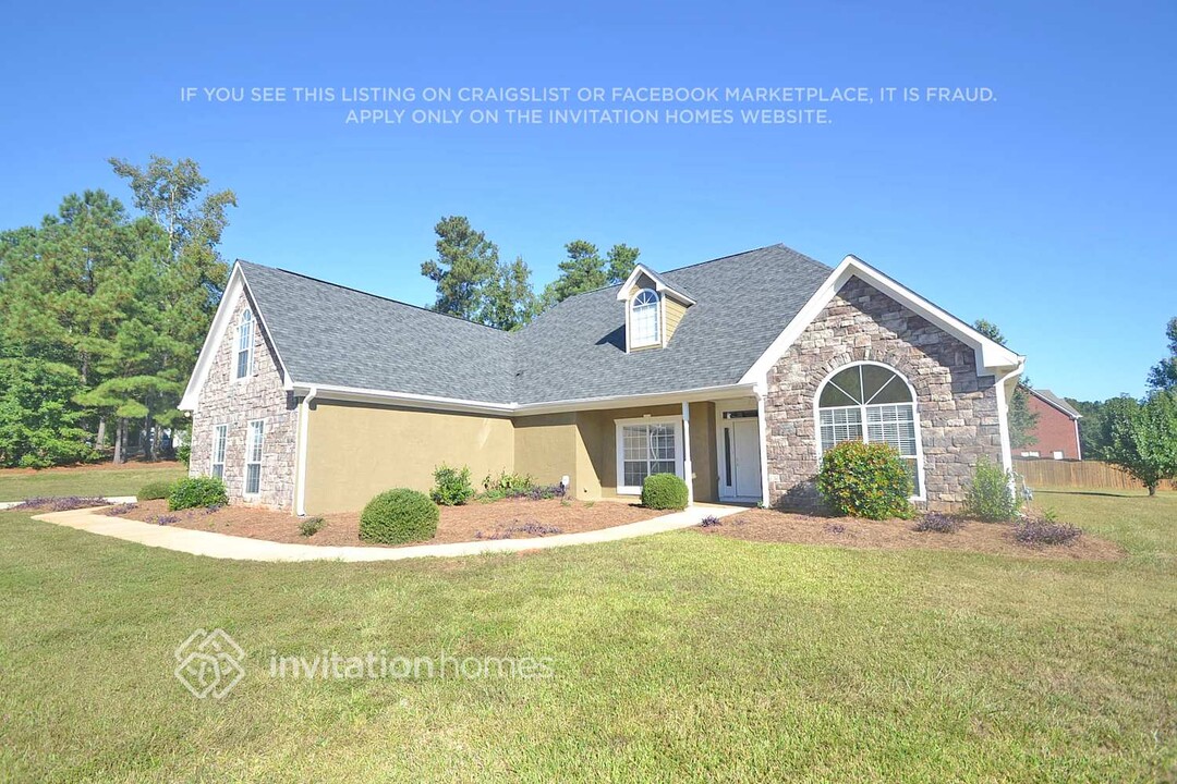 245 Sunny Hollow in Mcdonough, GA - Building Photo