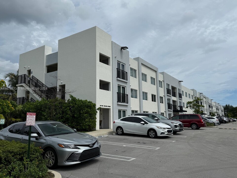 14752 NE 6th Ave in Miami, FL - Building Photo