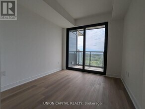 86 Dundas St E in Mississauga, ON - Building Photo - Building Photo