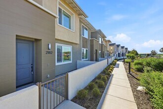 2182 Bluestone Cir in Chula Vista, CA - Building Photo - Building Photo