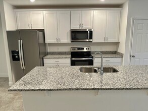 150 Pitching Wedge Dr in Daytona Beach, FL - Building Photo - Building Photo
