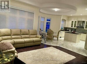 34 Straw Cutter Gate in Vaughan, ON - Building Photo - Building Photo