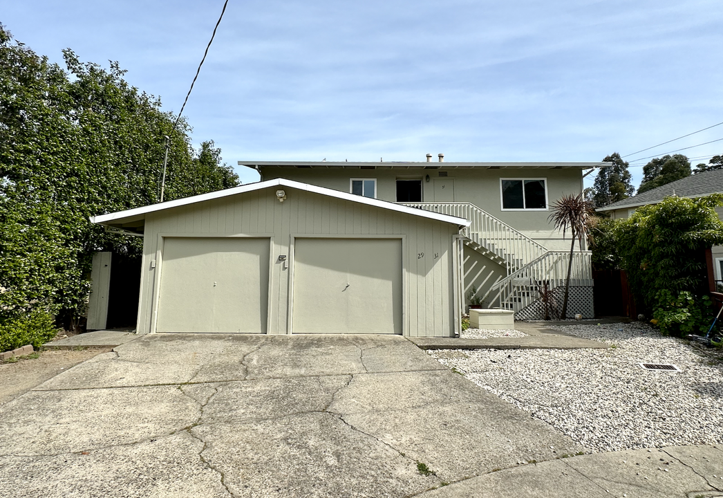 29 Leafwood Cir in San Rafael, CA - Building Photo