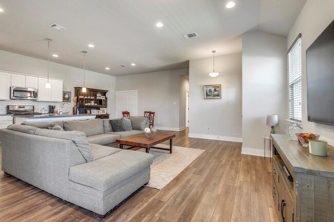 501 Peace Dr in Liberty Hill, TX - Building Photo - Building Photo