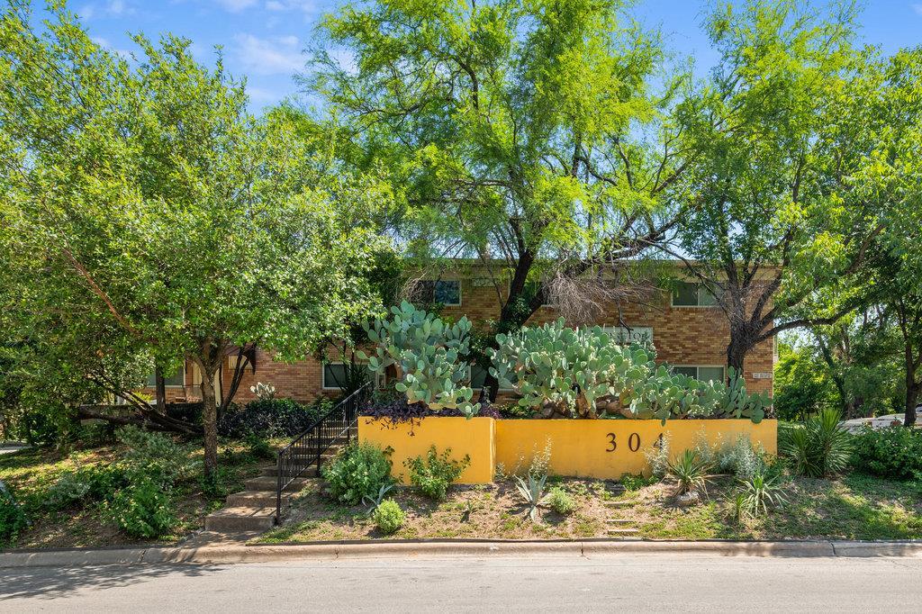 304 E 33rd St in Austin, TX - Building Photo