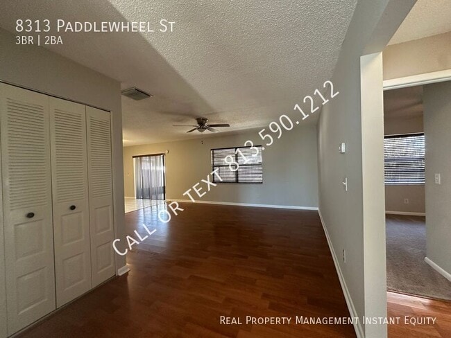 8313 Paddlewheel St in Tampa, FL - Building Photo - Building Photo