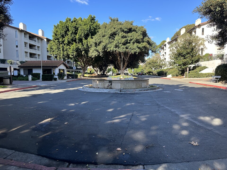 5605 Friars Rd in San Diego, CA - Building Photo