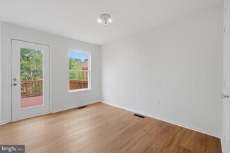 14666 Seasons Dr in Centreville, VA - Building Photo - Building Photo