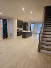 6201 Quinns Creek Dr in Haymarket, VA - Foto de edificio - Building Photo