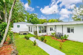 342 NW 46th St in Miami, FL - Building Photo - Building Photo