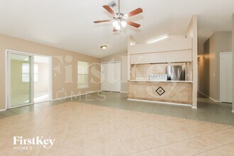 3813 Sugar Creek Ct in Plant City, FL - Foto de edificio - Building Photo