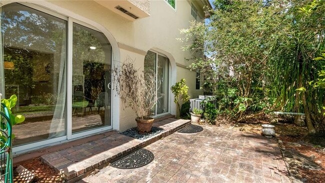 6525 Via Regina in Boca Raton, FL - Building Photo - Building Photo
