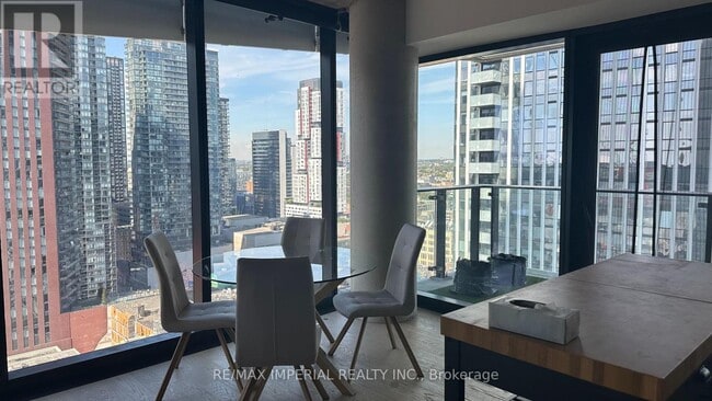 property at 2906-224-2224 King St W