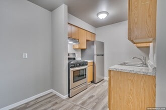 Clayton Ridge in Oshkosh, WI - Building Photo - Interior Photo