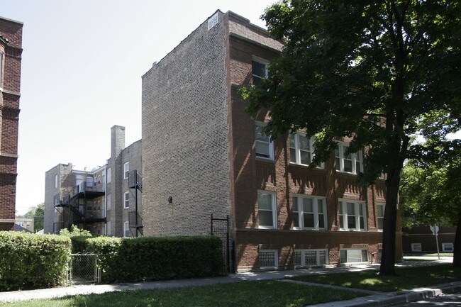 3301 N Hamlin Ave in Chicago, IL - Building Photo - Building Photo