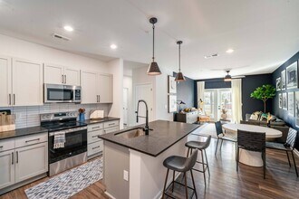 Evolve Huntersville in Huntersville, NC - Foto de edificio - Building Photo