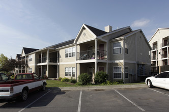 Waterbrook Apartments in Lincoln, NE - Building Photo - Building Photo