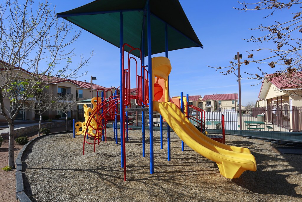 Crosspointe Apartments El Paso, TX Apartments